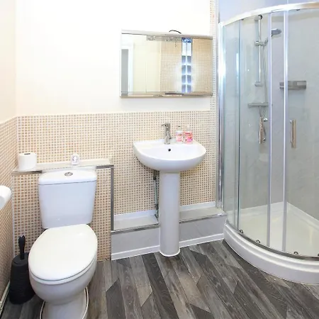 Luxury Hot Tub Entertainment Room Central Park Peterborough Exterior photo